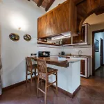Center - Private Parking & 5 Guests Appartamento Modena