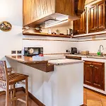Appartamento Center - Private Parking & 5 Guests Modena
