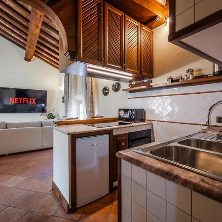 Appartamento Center - Private Parking & 5 Guests *