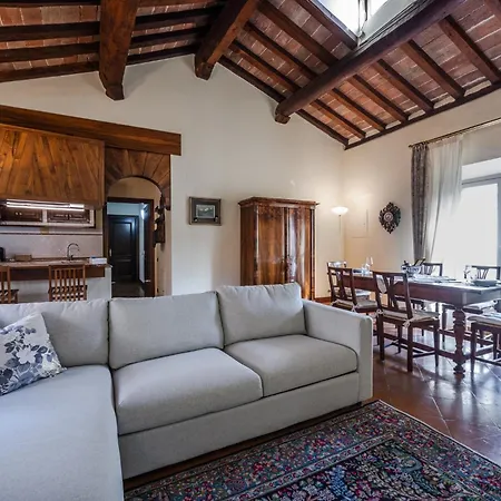 Center - Private Parking & 5 Guests Appartamento *